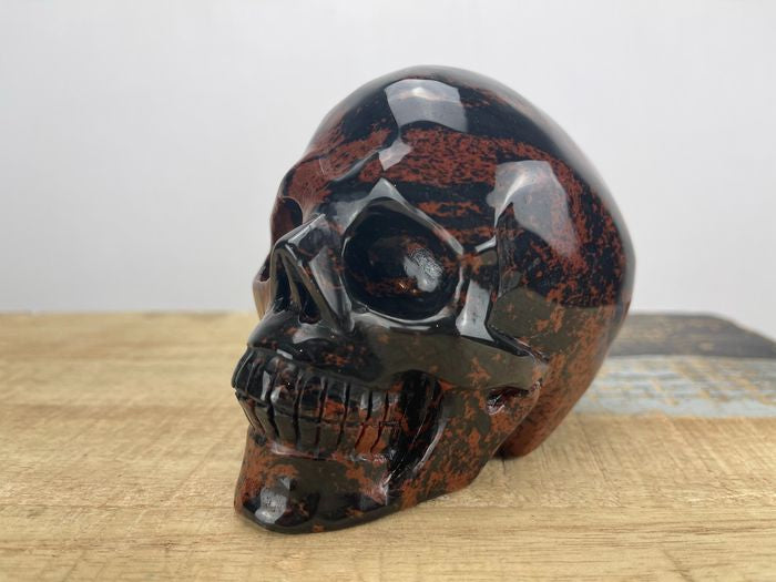 Mahagony obsidian skull (Memento mori)