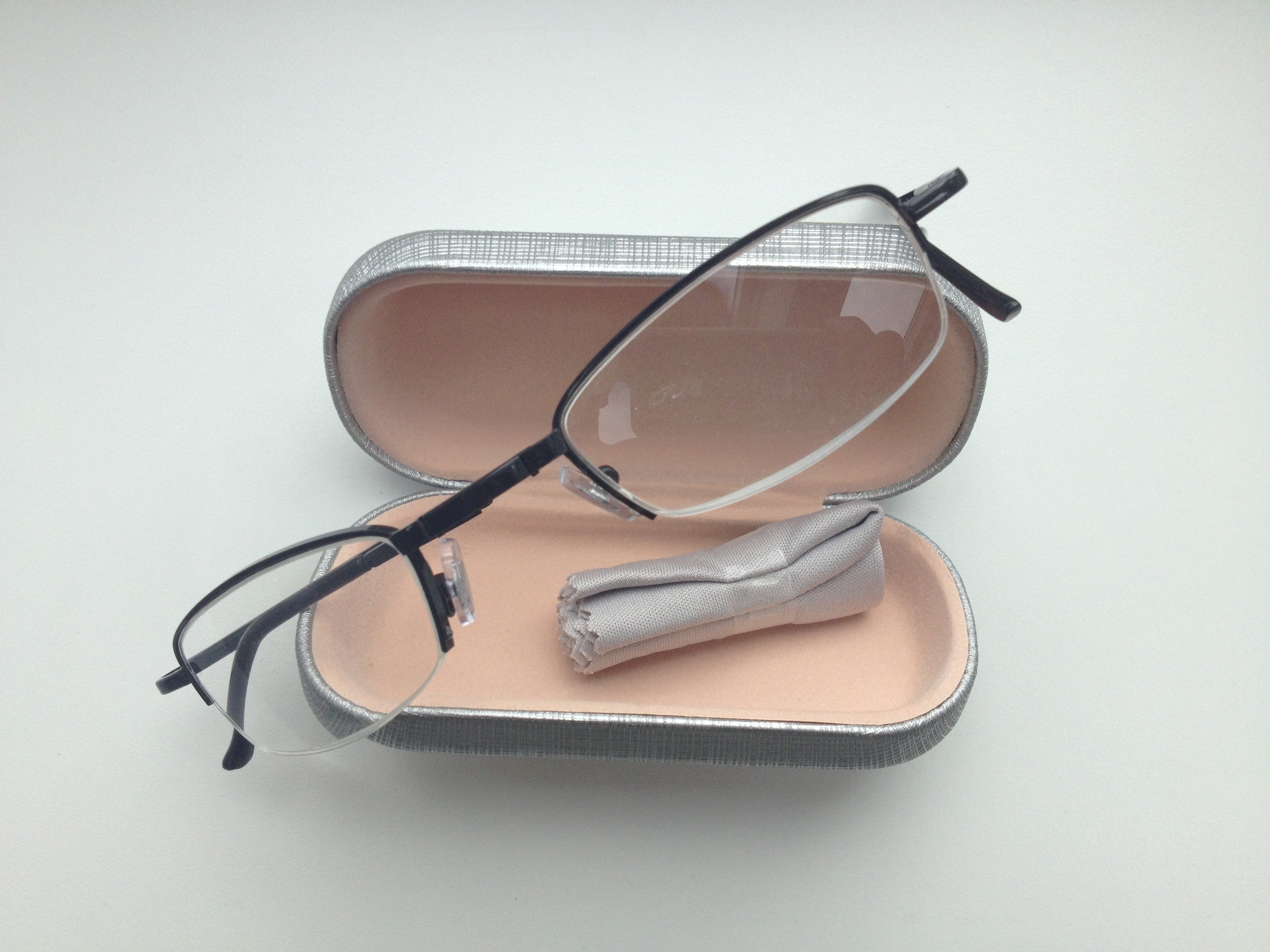 Læsebrille som kan foldes sammen
