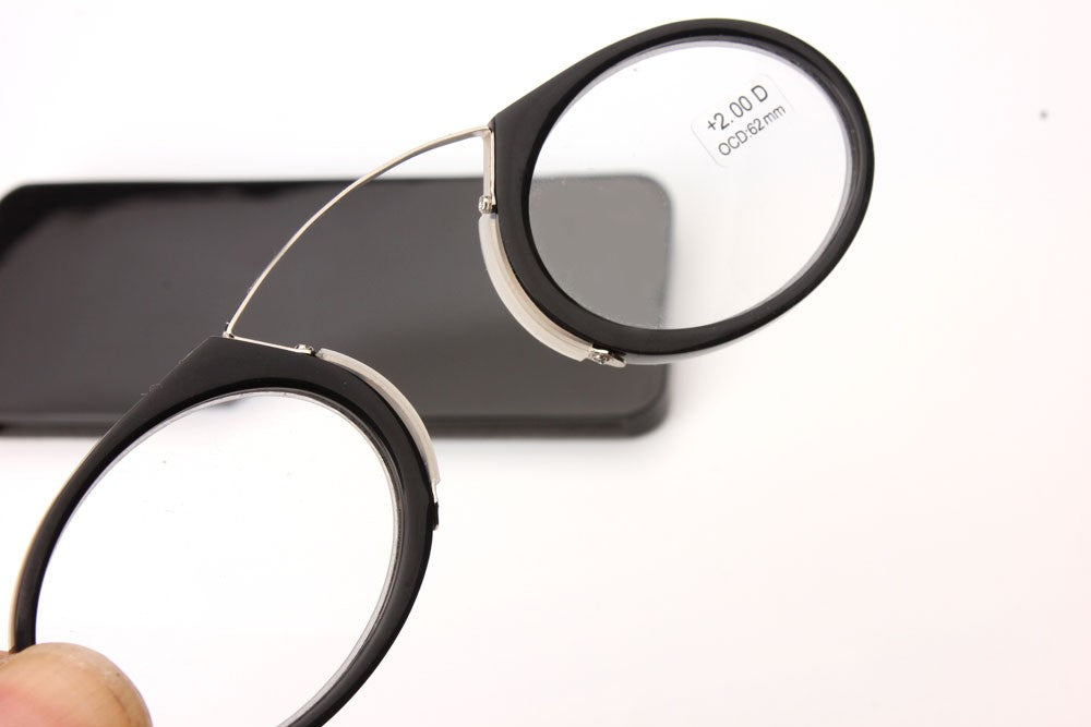 Næsebrille med hylster i assorterede design
