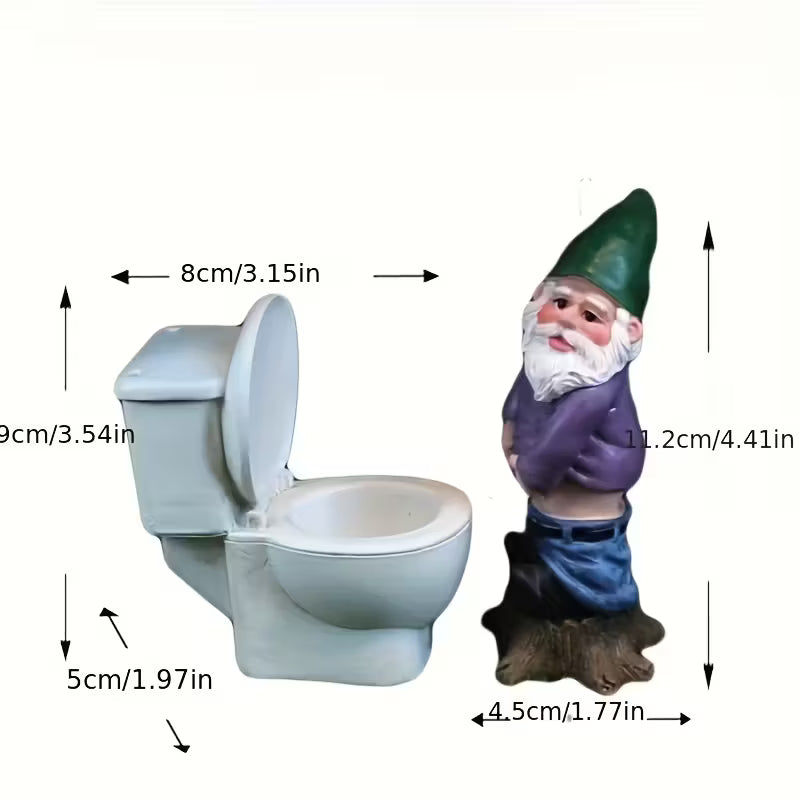 Nisse med sit eget toilet