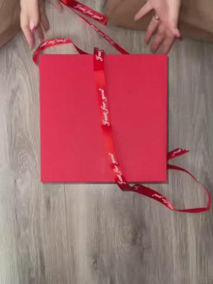 Et sæt overraskelses gaveæsker med låg (Se video)