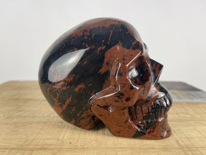 Mahagony obsidian skull (Memento mori)