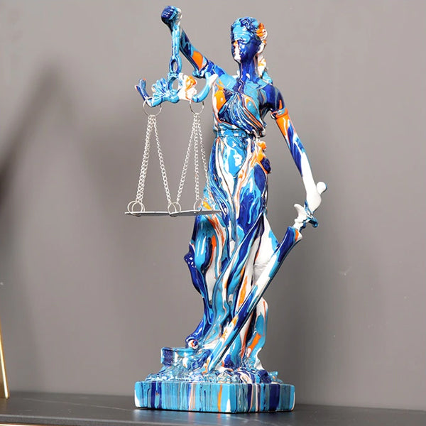 Model Retfærdighedens Gudinde - Kreative farverige figurer