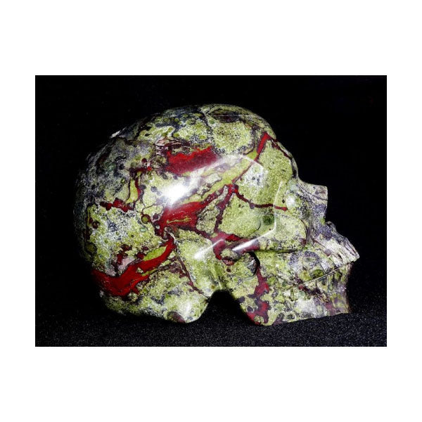 Skull - carved in glass Dragon Blood